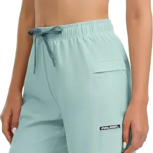 Women's Hiking Cargo Casual Shorts 6 inches Lightweight Quick Dry Athletic Shorts for Golf Workout Travel Summer 2025